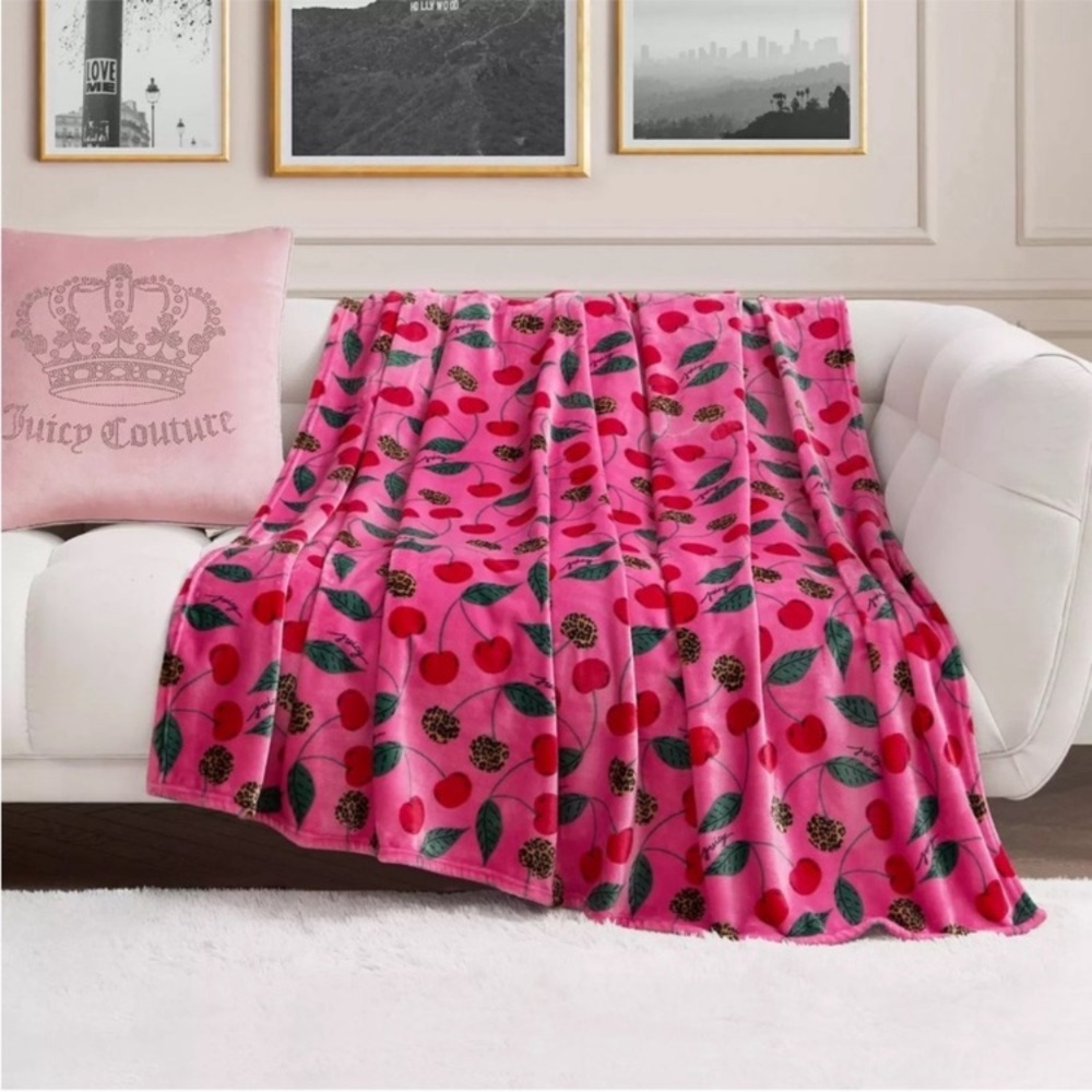 🍒Juicy Couture oversized soft plush throw blanket NWT - Picture 6 of 13